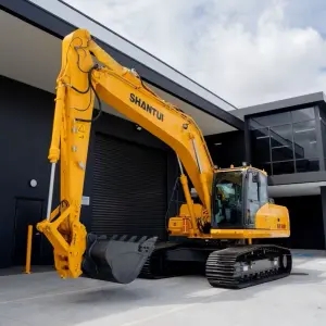 6-Zylinder Cummins B6.7 Leistung 175 PS Schnellwechsler: Verschiedene Betriebsgewicht 23.800 kg